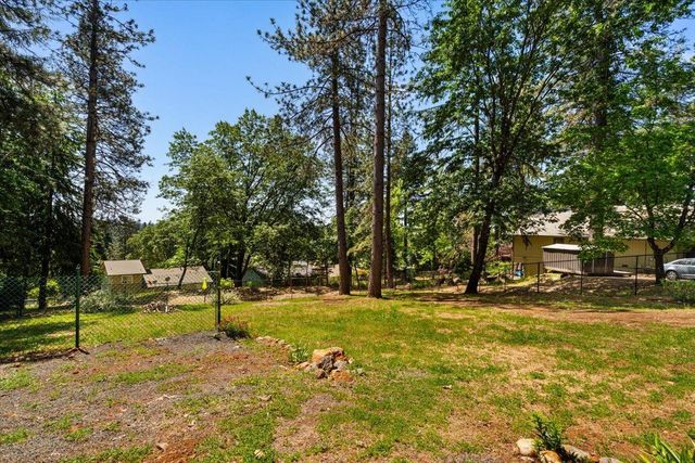 11931 Alta Sierra Dr, Grass Valley, CA 95949