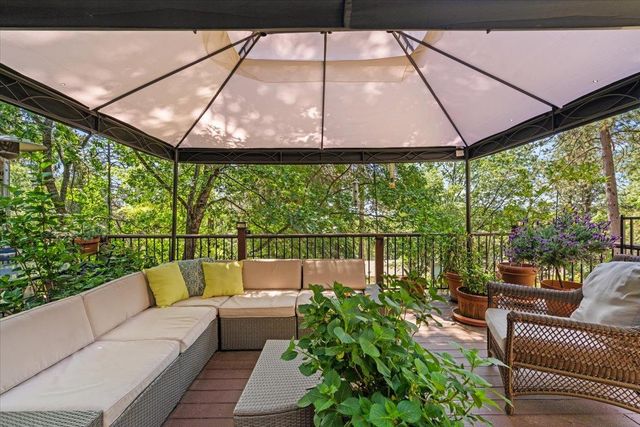 11931 Alta Sierra Dr, Grass Valley, CA 95949