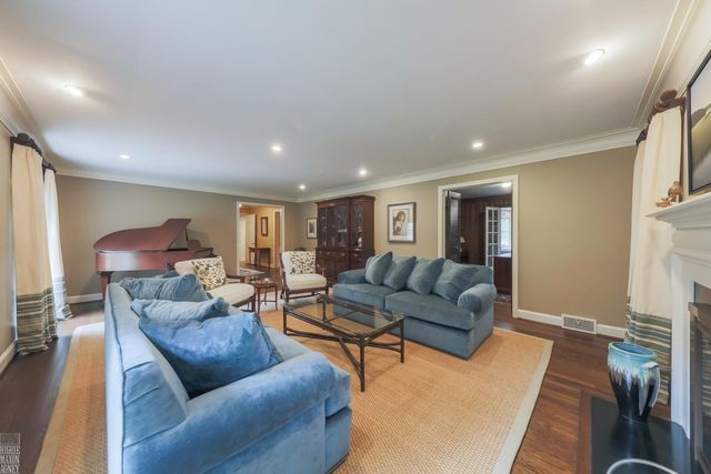 1024 Buckingham Road, Grosse Pointe Park, MI 48230