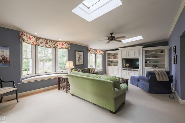 1024 Buckingham Road, Grosse Pointe Park, MI 48230