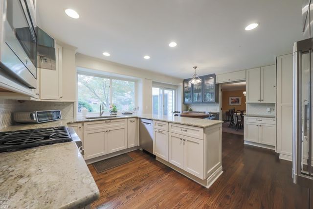 1024 Buckingham Road, Grosse Pointe Park, MI 48230