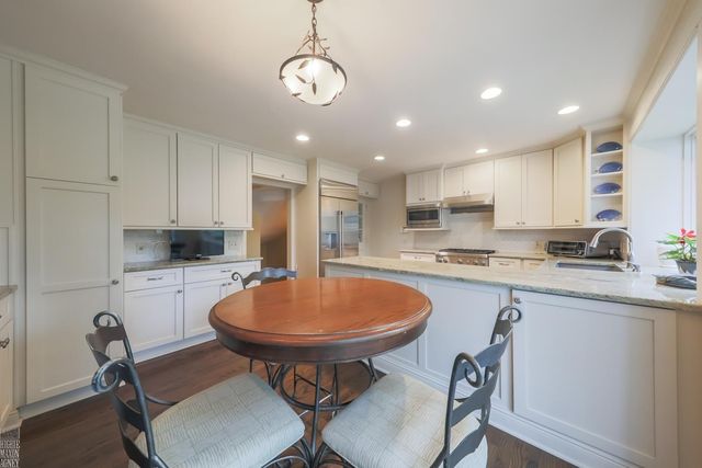 1024 Buckingham Road, Grosse Pointe Park, MI 48230