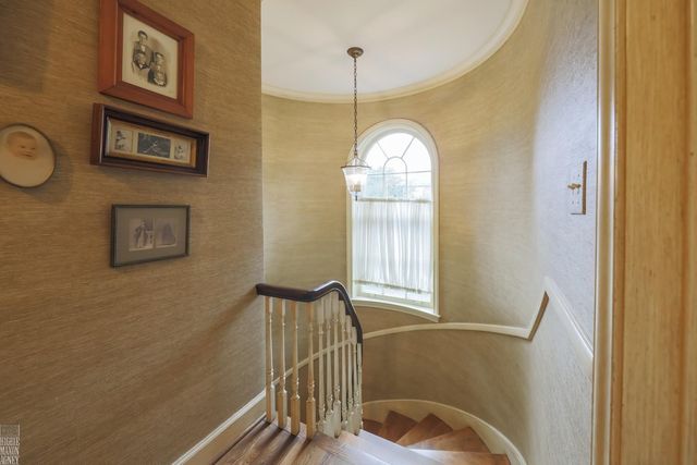 1024 Buckingham Road, Grosse Pointe Park, MI 48230
