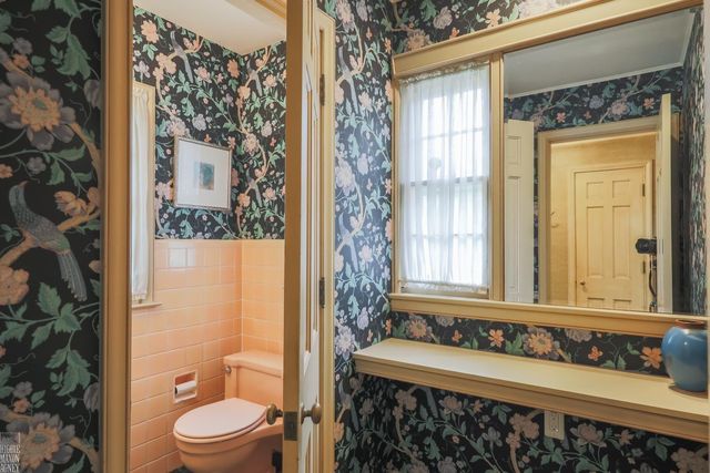 1024 Buckingham Road, Grosse Pointe Park, MI 48230
