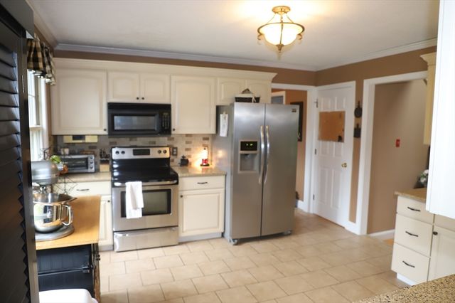 30 Sylvan Circle, Belchertown, MA 01007