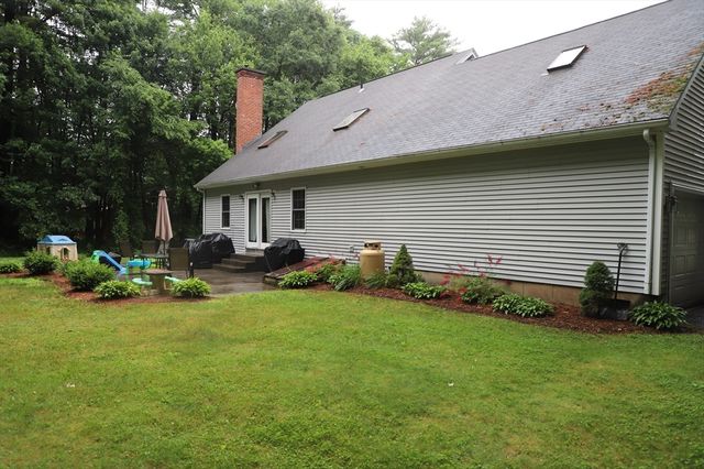 30 Sylvan Circle, Belchertown, MA 01007