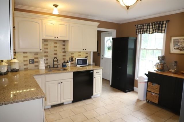 30 Sylvan Circle, Belchertown, MA 01007
