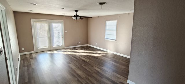 2532 Ryan Avenue, Fort Worth, TX 76110