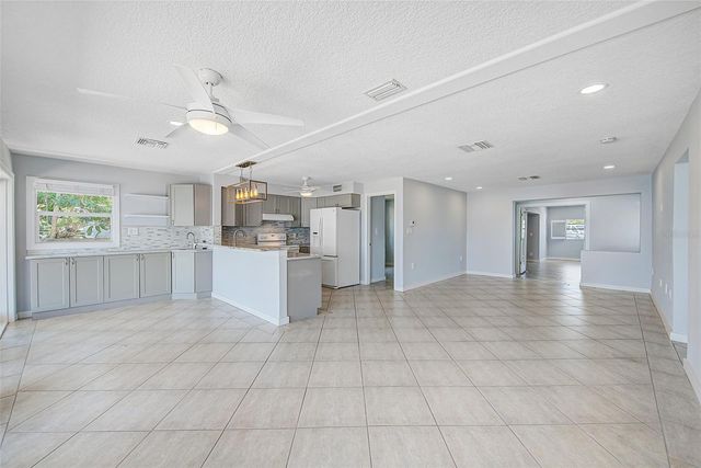 857 180TH AVENUE E, Redington Shores, FL 33708