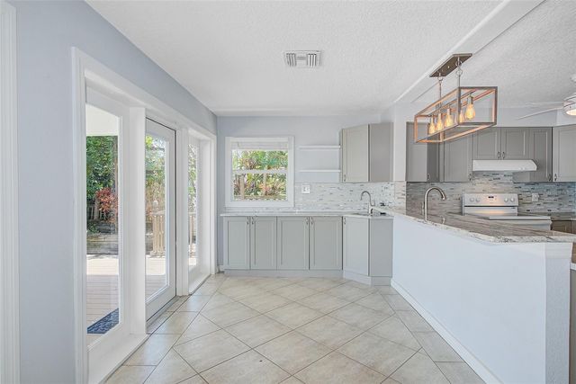 857 180TH AVENUE E, Redington Shores, FL 33708