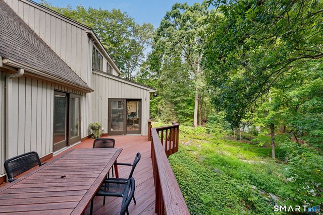 40 Beechwood Lane, Ridgefield, CT 06877