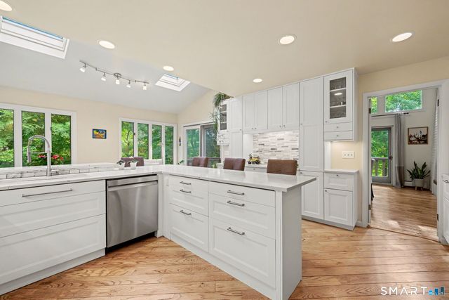 40 Beechwood Lane, Ridgefield, CT 06877