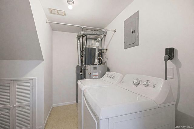 15 Birchwood Road, Medford, NY 11763