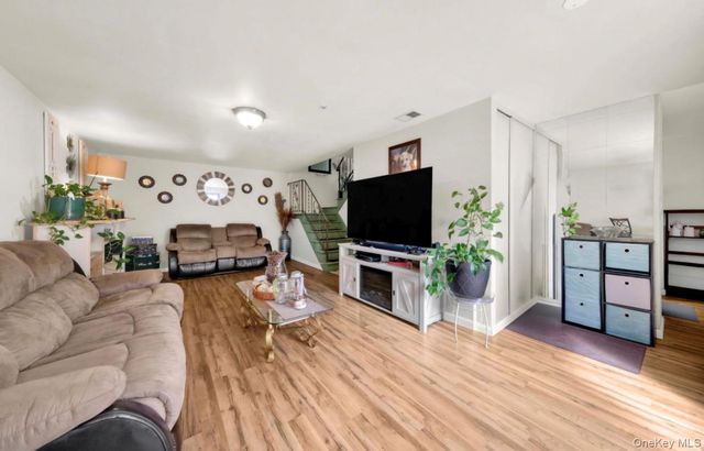 15 Birchwood Road, Medford, NY 11763