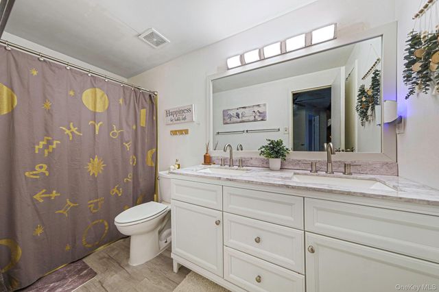 15 Birchwood Road, Medford, NY 11763