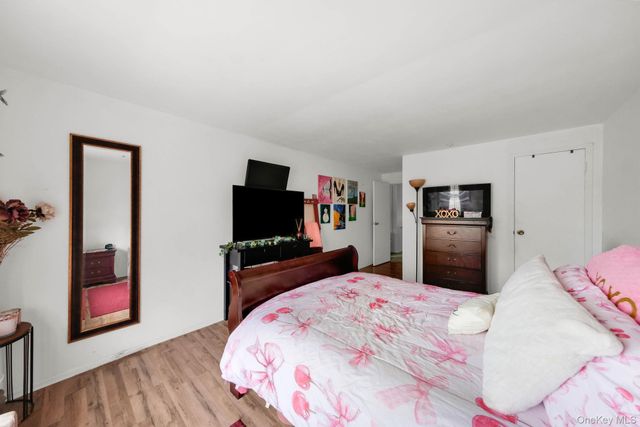 15 Birchwood Road, Medford, NY 11763