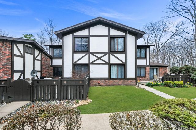 15 Birchwood Road, Medford, NY 11763