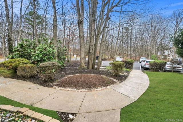 15 Birchwood Road, Medford, NY 11763