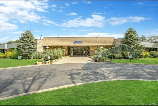 15 Birchwood Road, Medford, NY 11763