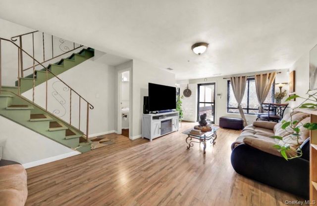 15 Birchwood Road, Medford, NY 11763