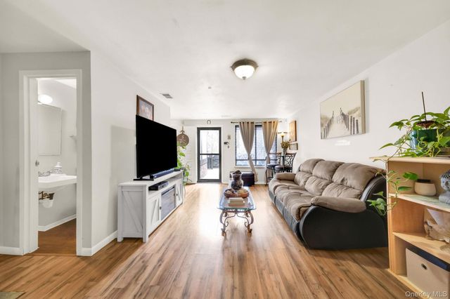 15 Birchwood Road, Medford, NY 11763