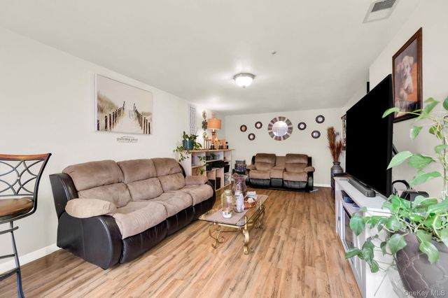 15 Birchwood Road, Medford, NY 11763