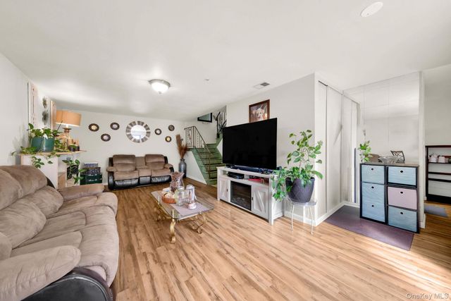 15 Birchwood Road, Medford, NY 11763