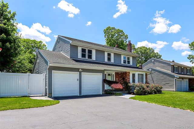 4 Quincy Lane, Smithtown, NY 11787
