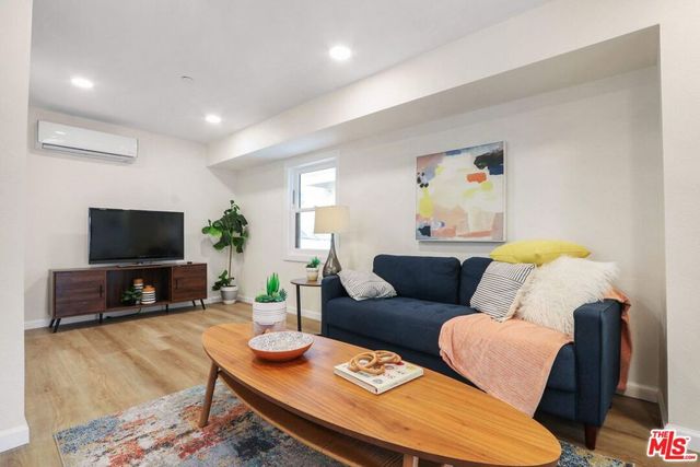 528 Daisy Avenue, Long Beach, CA 90802