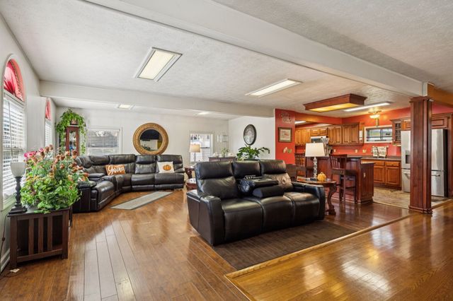 1010 Chadwell Dr, Madison, TN 37115