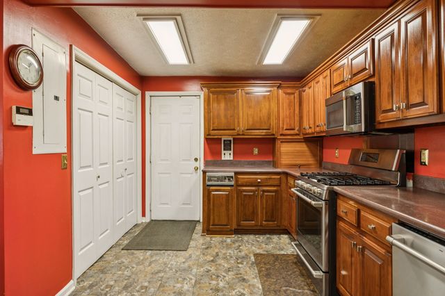 1010 Chadwell Dr, Madison, TN 37115