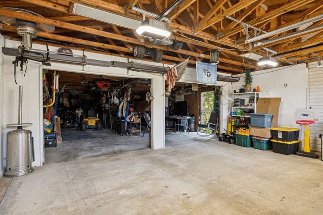 1010 Chadwell Dr, Madison, TN 37115