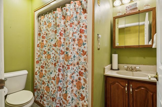 1010 Chadwell Dr, Madison, TN 37115