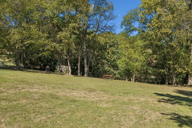 1010 Chadwell Dr, Madison, TN 37115