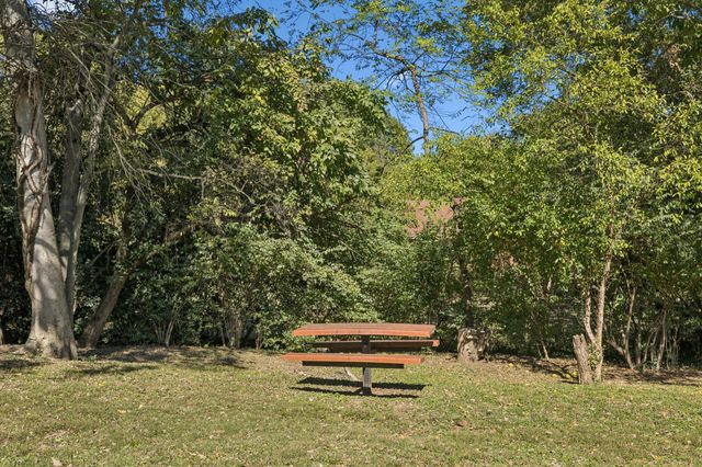 1010 Chadwell Dr, Madison, TN 37115