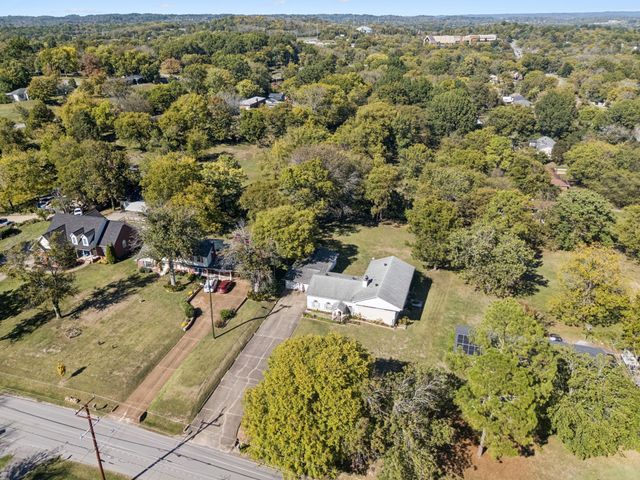 1010 Chadwell Dr, Madison, TN 37115