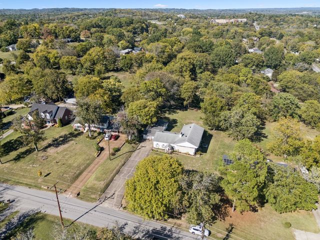 1010 Chadwell Dr, Madison, TN 37115