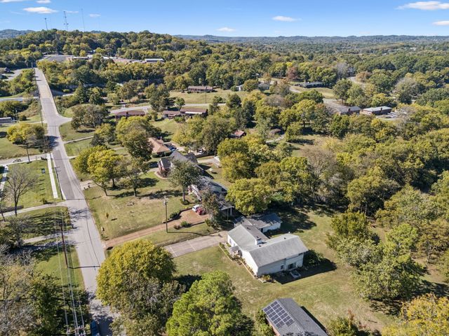 1010 Chadwell Dr, Madison, TN 37115