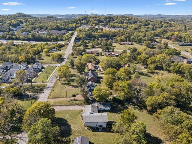 1010 Chadwell Dr, Madison, TN 37115