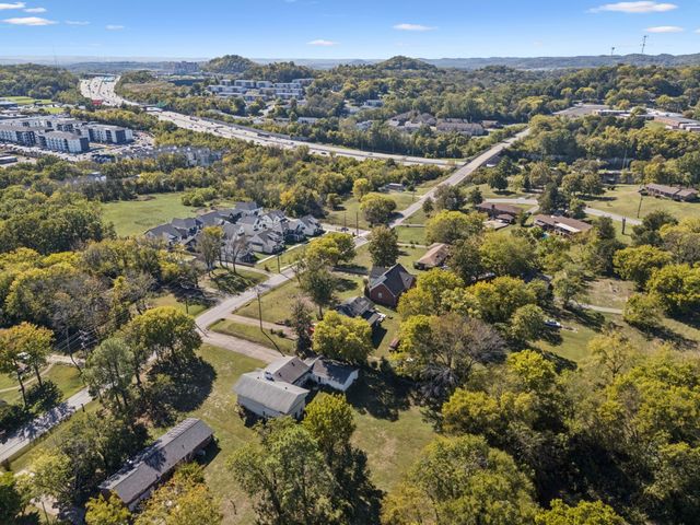 1010 Chadwell Dr, Madison, TN 37115