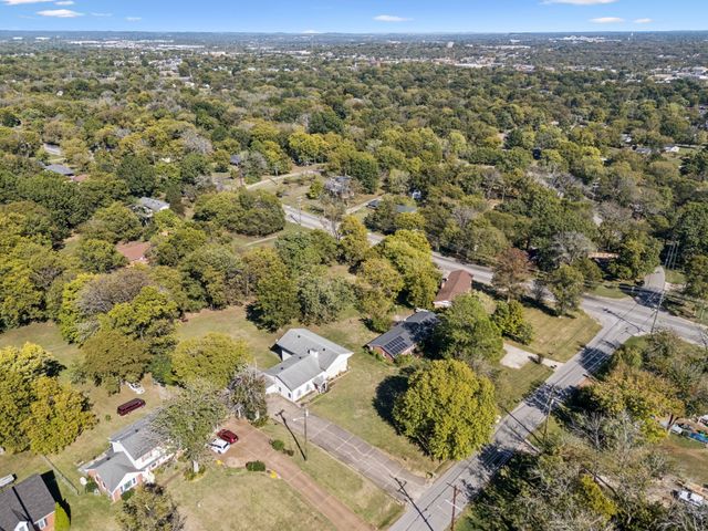 1010 Chadwell Dr, Madison, TN 37115