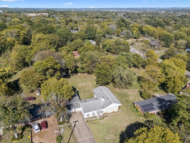 1010 Chadwell Dr, Madison, TN 37115