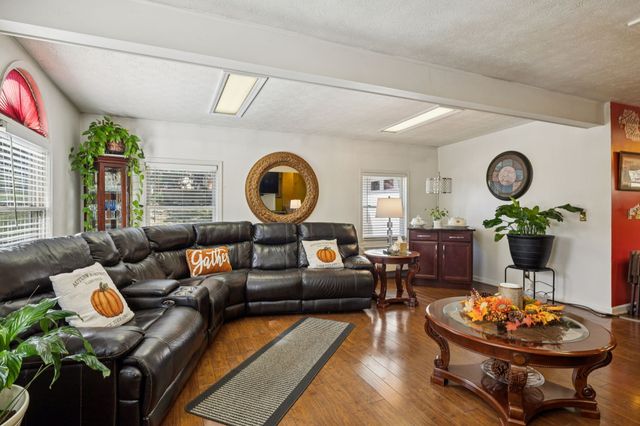 1010 Chadwell Dr, Madison, TN 37115