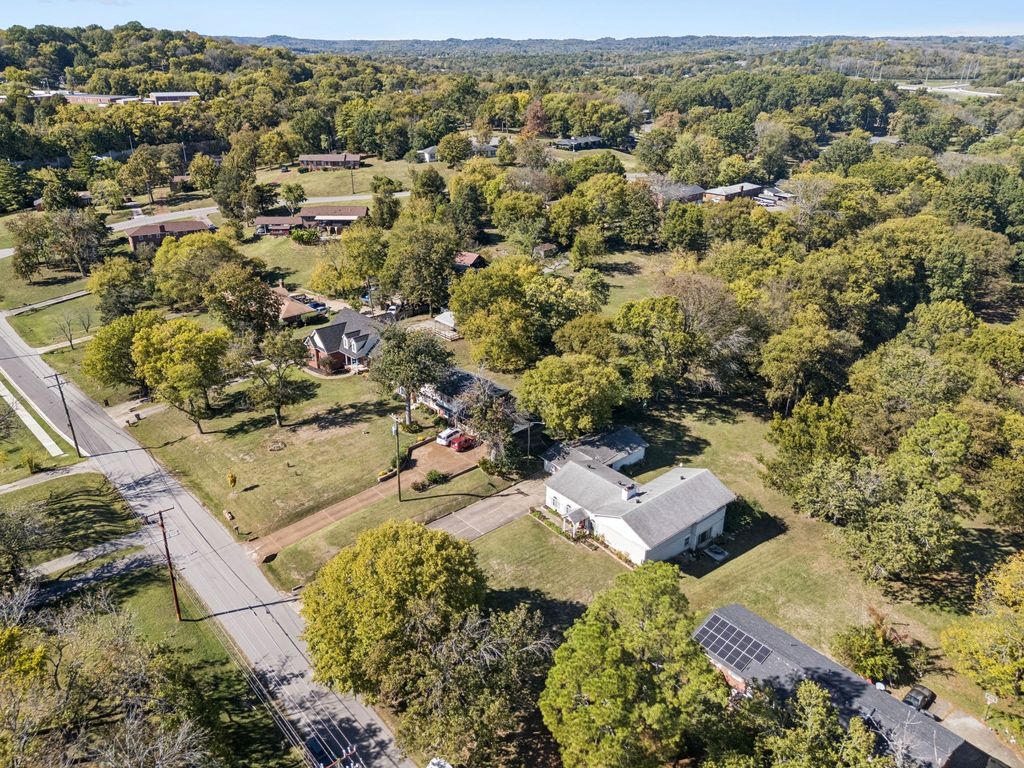 1010 Chadwell Dr, Madison, TN 37115