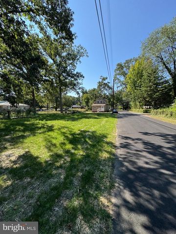 195 CHEWS LANDING RD, Clementon, NJ 08021