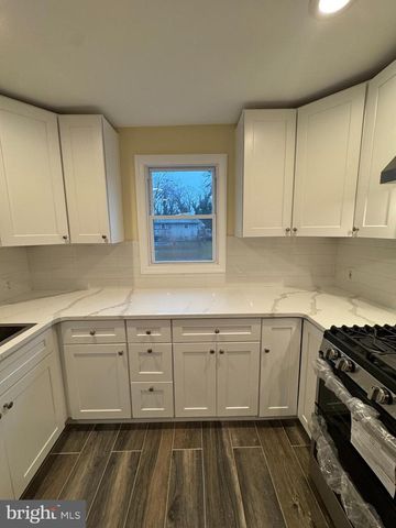 195 CHEWS LANDING RD, Clementon, NJ 08021