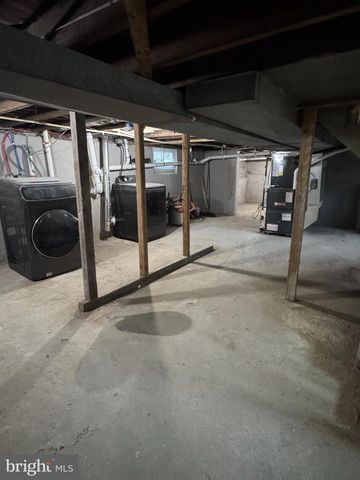 195 CHEWS LANDING RD, Clementon, NJ 08021