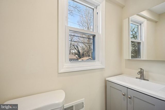 195 CHEWS LANDING RD, Clementon, NJ 08021