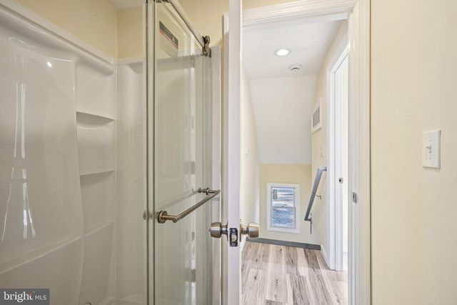 195 CHEWS LANDING RD, Clementon, NJ 08021