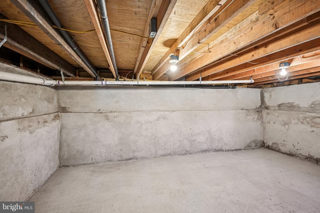 195 CHEWS LANDING RD, Clementon, NJ 08021